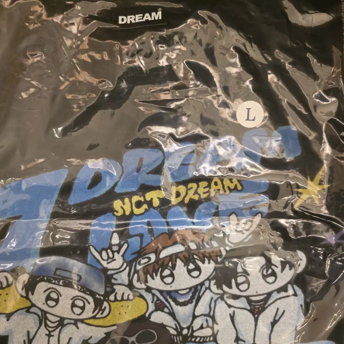 DAY6 | 데이식스 DAY6 pop up DAY6.zip pop-up store confetti